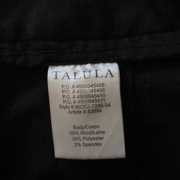 ⭐️ Host Pick ⭐️ Cute Aritzia Talula Black Pleated Skirt Size 6 - Picture 6 of 8